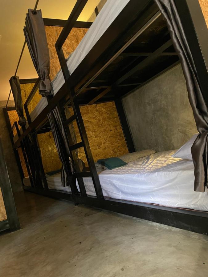 Bird'S Nest Hostel Тау Экстерьер фото