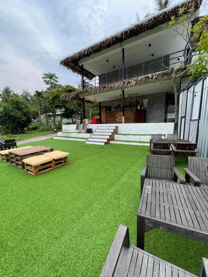 Bird'S Nest Hostel Тау Экстерьер фото